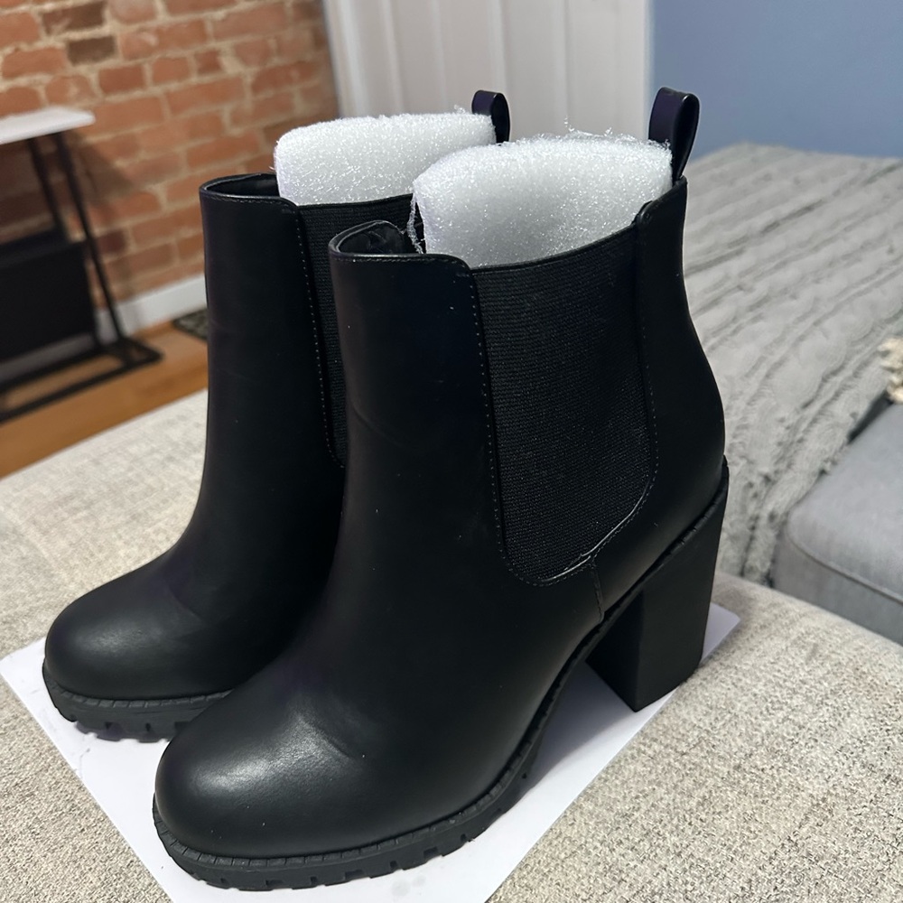 Soda- Glove Ankle Boot with Chunky Heel